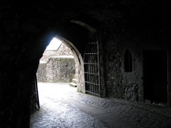 PAT IN TUNNEL