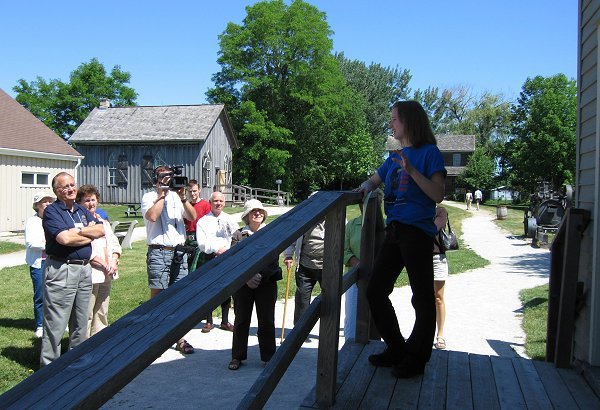 GUIDE AT HARRIS HOUSE