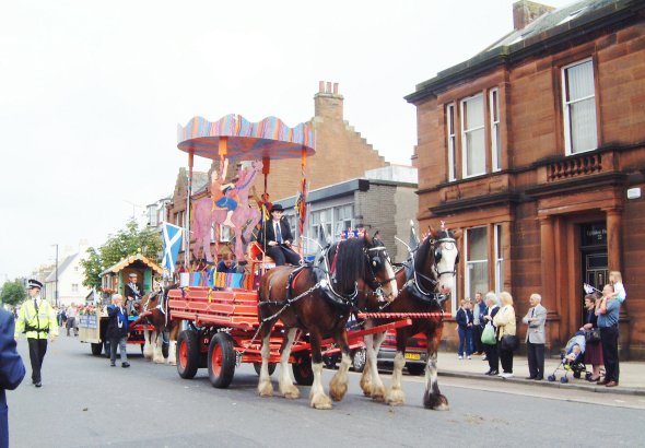 CLYDESDALES & FLOAT