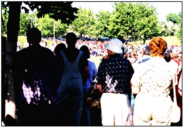 CROWDS