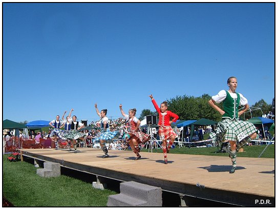 DANCERS