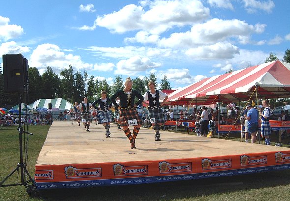 DANCERS