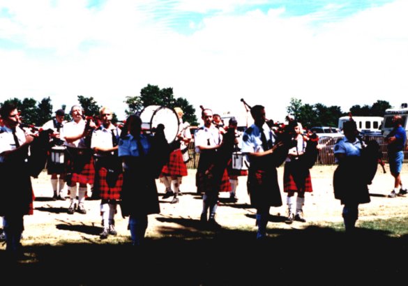 PIPERS & DRUMMERS PRACTICE
